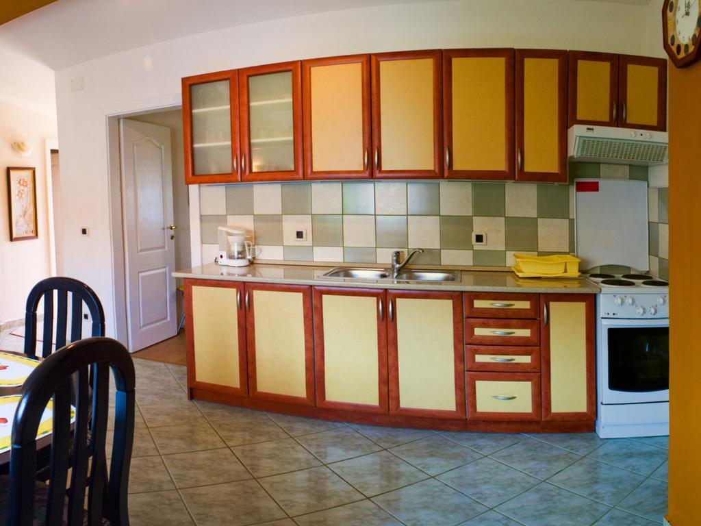 Apartments Villa Annika Slatine Room photo