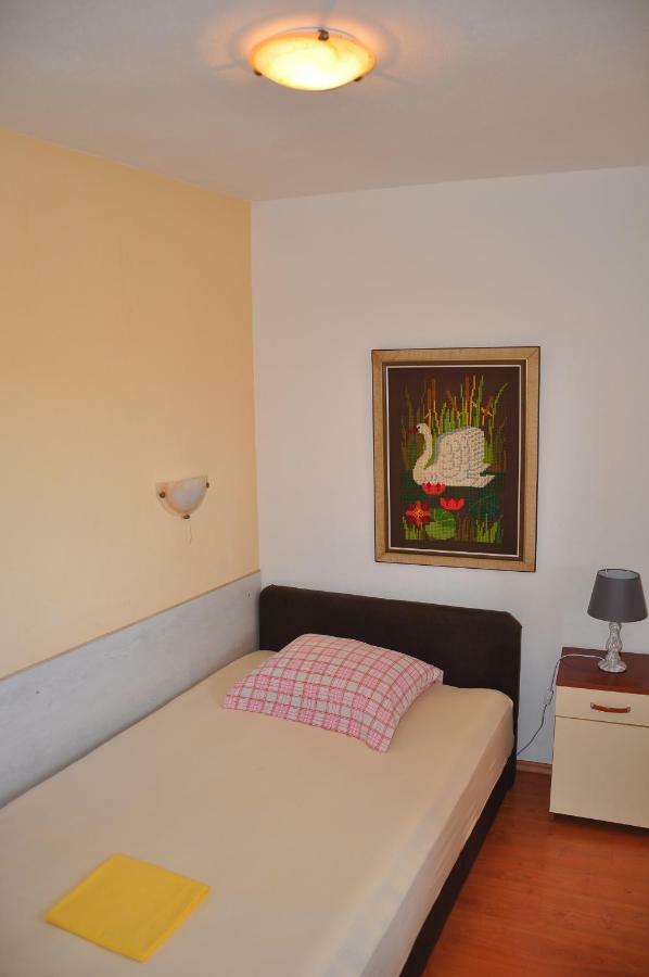 Apartments Villa Annika Slatine Exterior photo