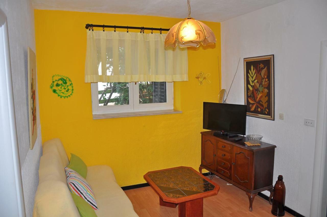 Apartments Villa Annika Slatine Exterior photo